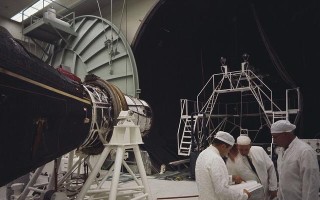 征服星空（揭秘空间站生活与任务，带你登上星际征程）