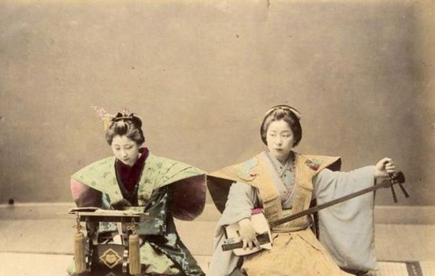 探索日本艺妓文化之旅（艺妓的起源、发展与现状）-第1张图片-游技攻略库