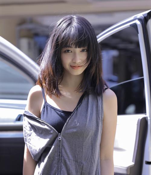 嗨邻家妹子攻略（揭秘邻家妹子心理，掌握追求技巧，让爱情收获满满）-第2张图片-游技攻略库